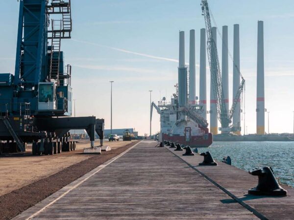 bollards_general-cargo-terminals_roenne-havn_denmark_shibatafenderteam_3